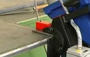 Снятие фасок маятниковой подачей