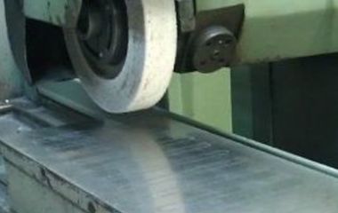 Шлифовка плоскостей на токарном станке с магнитной плитой