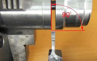 Отрезка тонкостенных деталей: как избежать "закусывания" резца