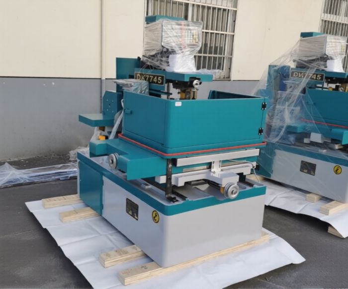 Электроэрозионный проволочно-вырезной станок DK7745-LK