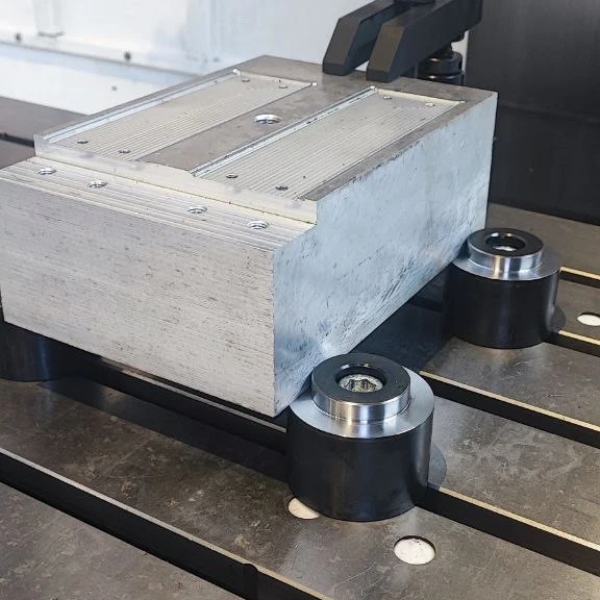 СП1.8-1650 Цилиндрический опор с уступом